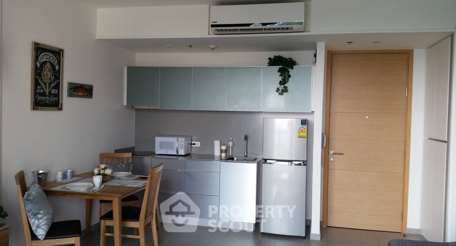 For sale 1 bed condo in Khlong Toei, Bangkok