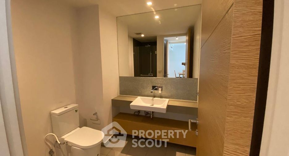For sale 1 bed condo in Khlong Toei, Bangkok