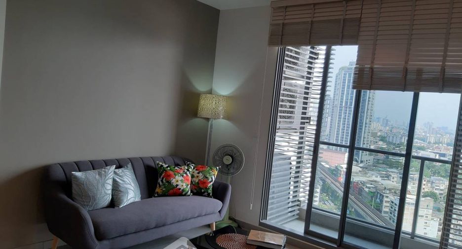 For sale 1 bed condo in Khlong Toei, Bangkok