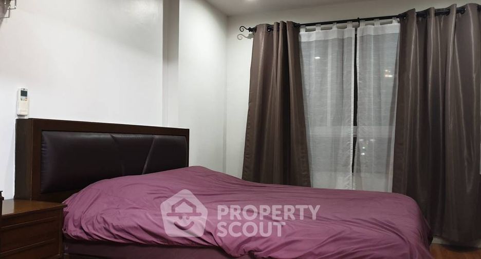 For sale 1 bed condo in Khlong Toei, Bangkok