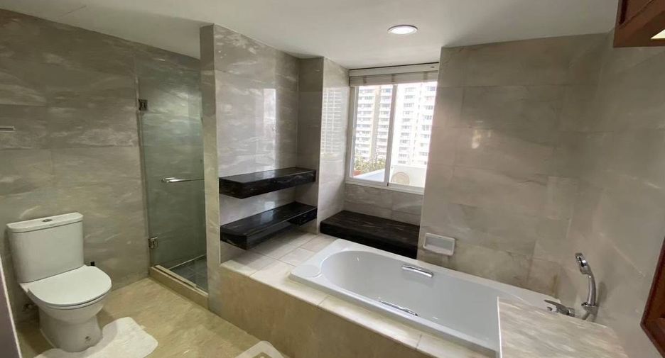 À vendre 3 chambres condo à Watthana, Bangkok