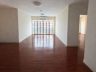For rent and for sale 3 bedrooms condo in Phaya Thai, Bangkok