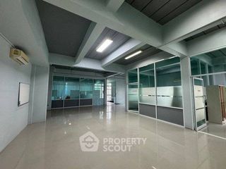 Haus zur Miete und zum Kauf mit 9 Zimmer in Mueang Chon Buri, Chonburi