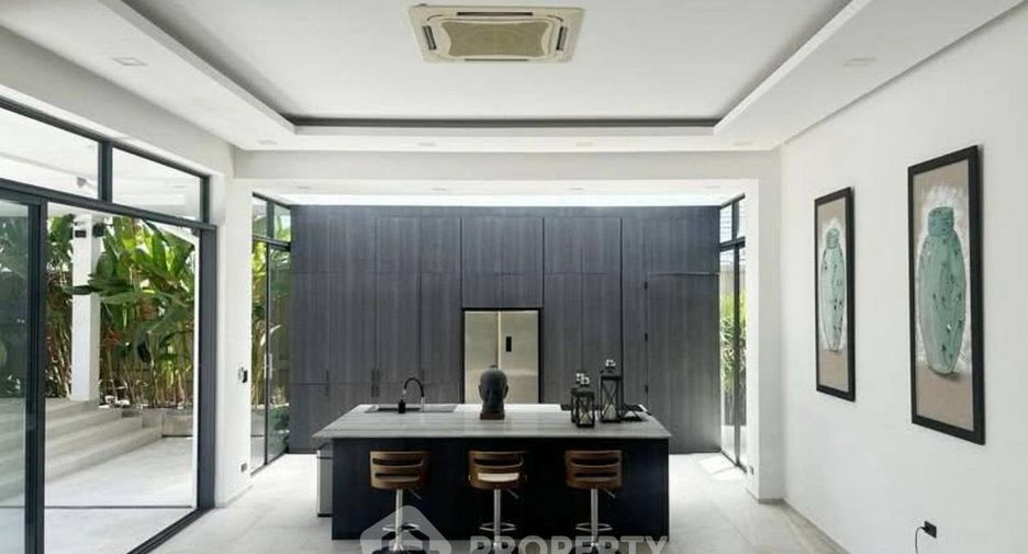 For sale 4 bedrooms house in Huay Yai, Pattaya