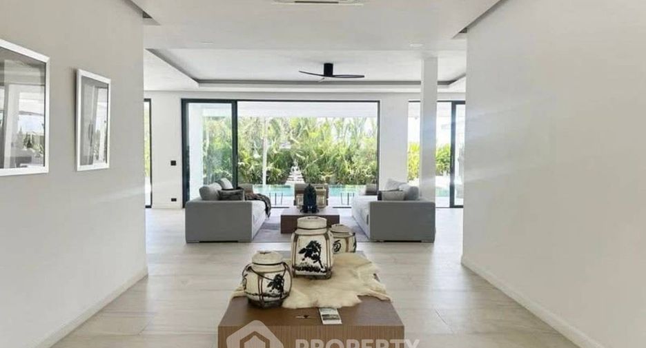 For sale 4 bedrooms house in Huay Yai, Pattaya