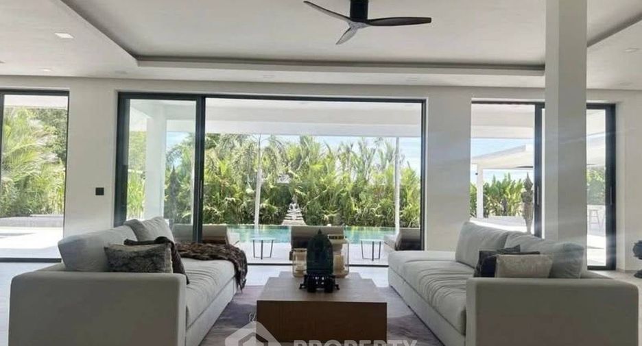 For sale 4 bedrooms house in Huay Yai, Pattaya