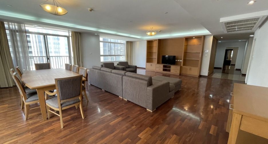 For rent 3 bedrooms condo in Watthana, Bangkok