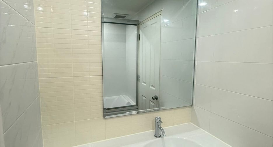 For rent 1 bed condo in Huai Khwang, Bangkok