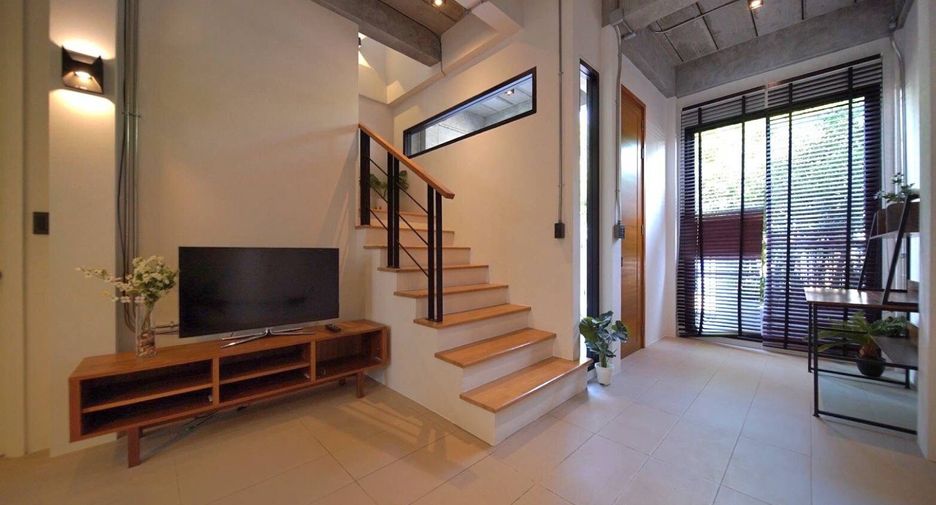 À louer 2 chambres maison à Huai Khwang, Bangkok