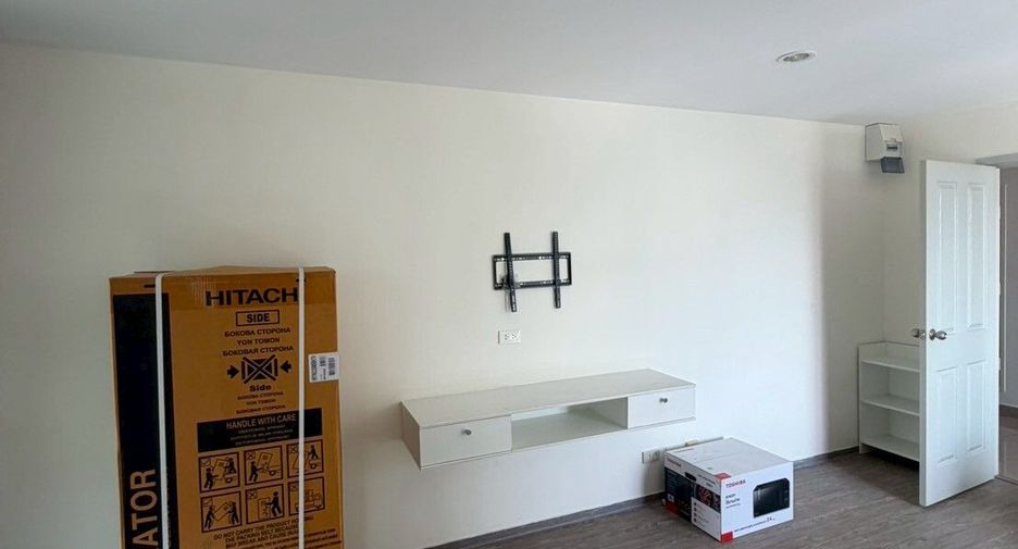 For rent studio condo in Phra Khanong, Bangkok