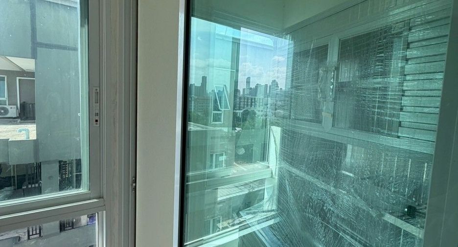 For rent studio condo in Phra Khanong, Bangkok