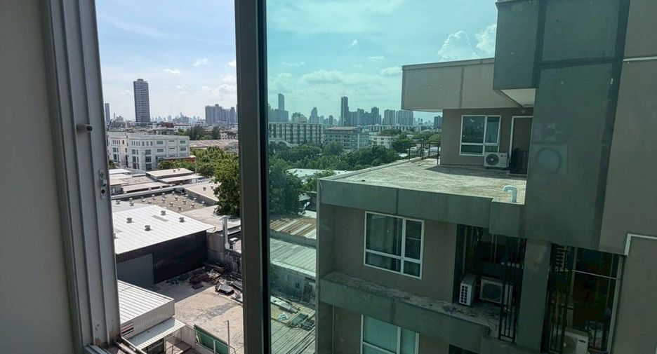 For rent studio condo in Phra Khanong, Bangkok
