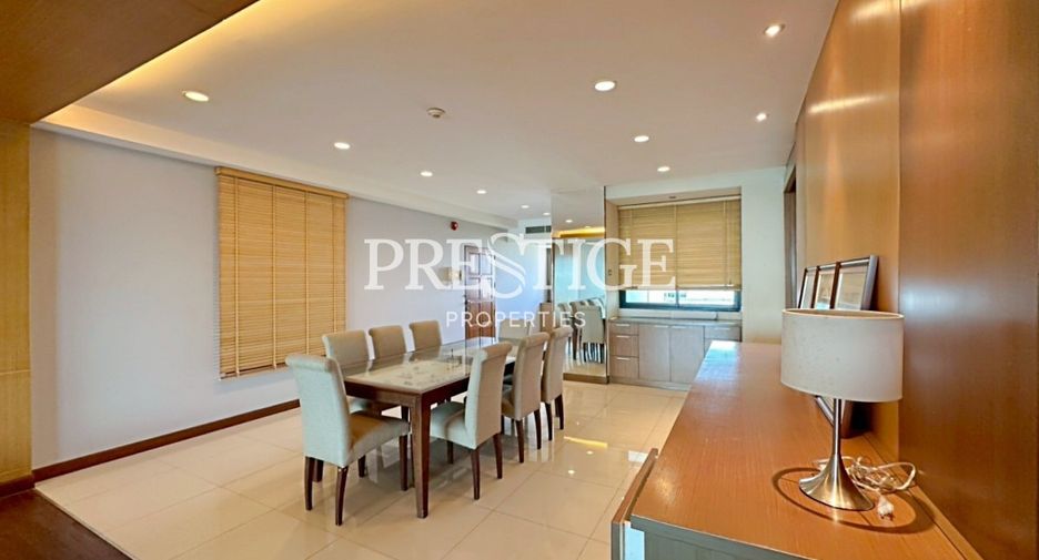 For rent 3 bedrooms condo in North Pattaya, Pattaya