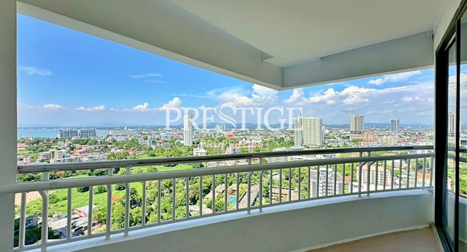 For rent 3 bedrooms condo in North Pattaya, Pattaya