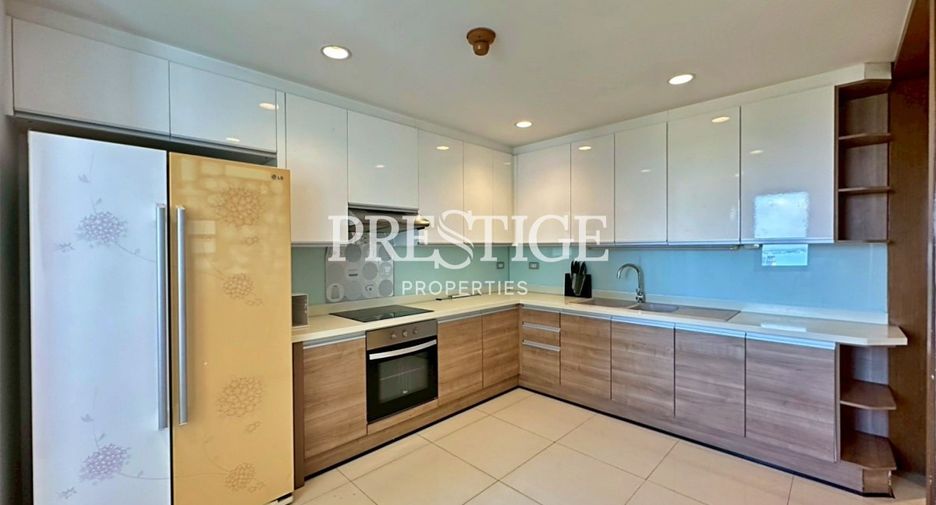 For rent 3 bedrooms condo in North Pattaya, Pattaya