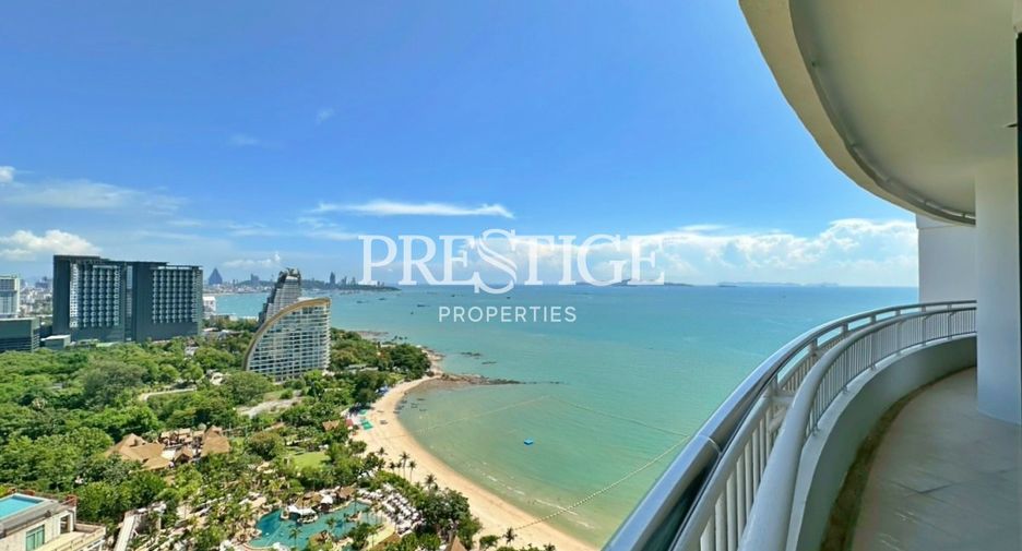 For rent 3 bedrooms condo in North Pattaya, Pattaya