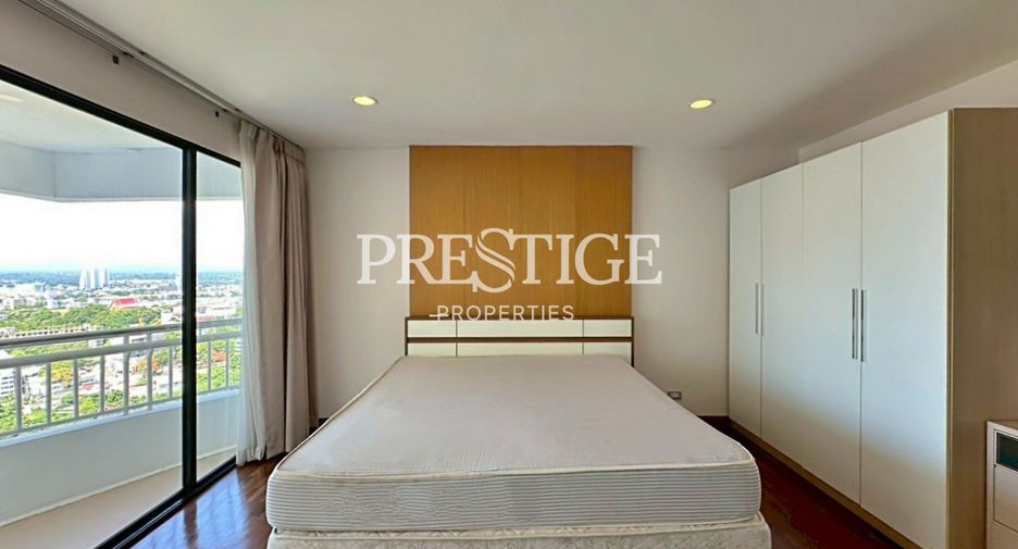 For rent 3 bedrooms condo in North Pattaya, Pattaya