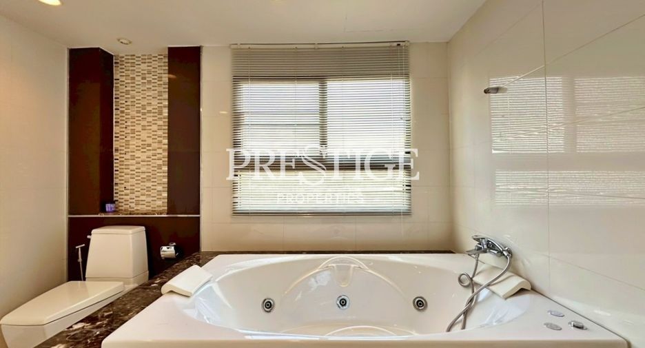 For rent 3 bedrooms condo in North Pattaya, Pattaya