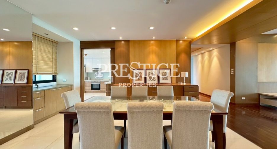 For rent 3 bedrooms condo in North Pattaya, Pattaya