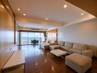 For rent 3 bedrooms condo in Bang Lamung, Chonburi