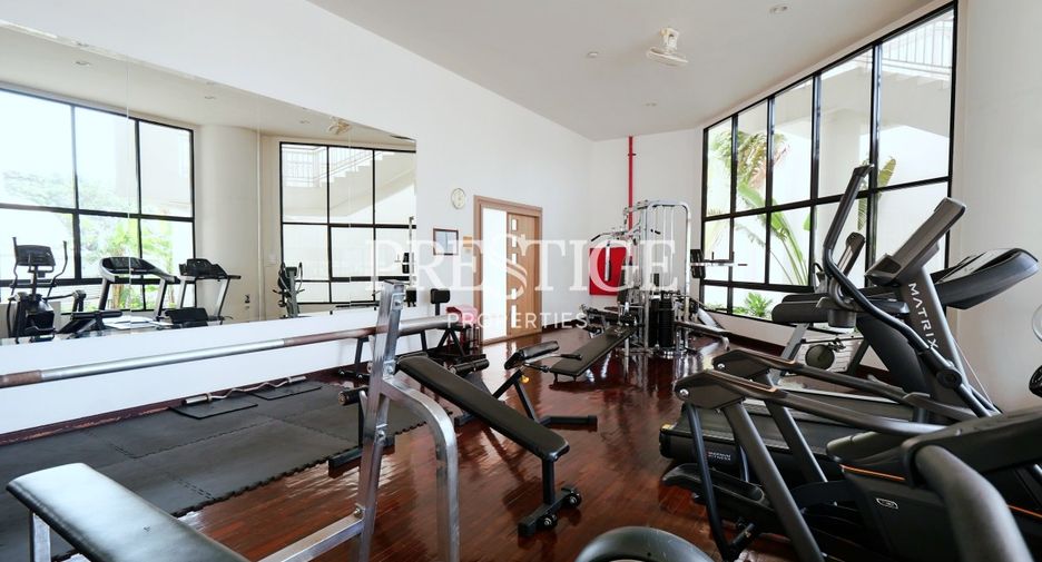 For rent 3 bedrooms condo in Bang Lamung, Chonburi