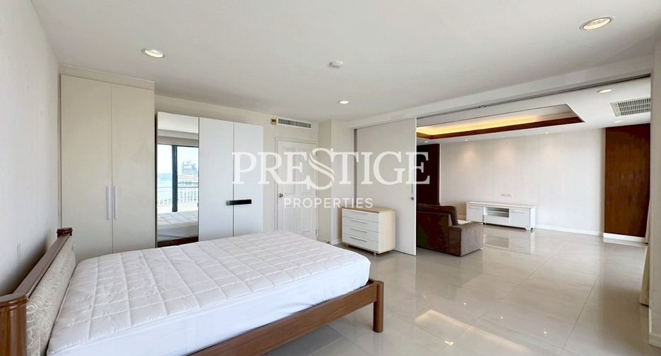 For rent 3 bedrooms condo in Bang Lamung, Chonburi