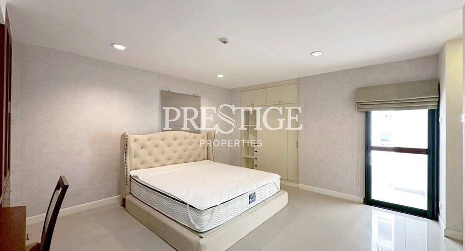 For rent 3 bedrooms condo in Bang Lamung, Chonburi