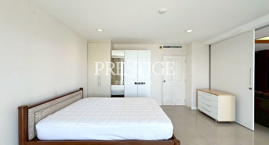 For rent 3 bedrooms condo in Bang Lamung, Chonburi