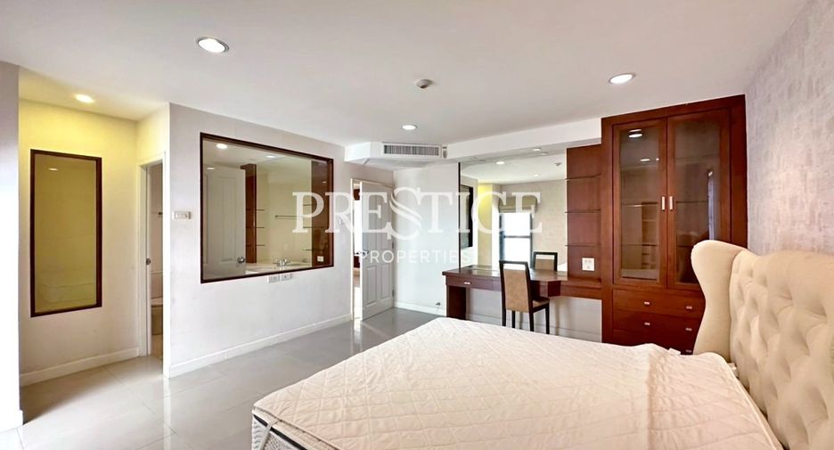 For rent 3 bedrooms condo in Bang Lamung, Chonburi