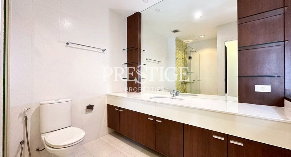 For rent 3 bedrooms condo in Bang Lamung, Chonburi