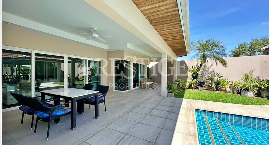 Casa en alquiler de 3 habitaciones en Bang Lamung, Chonburi