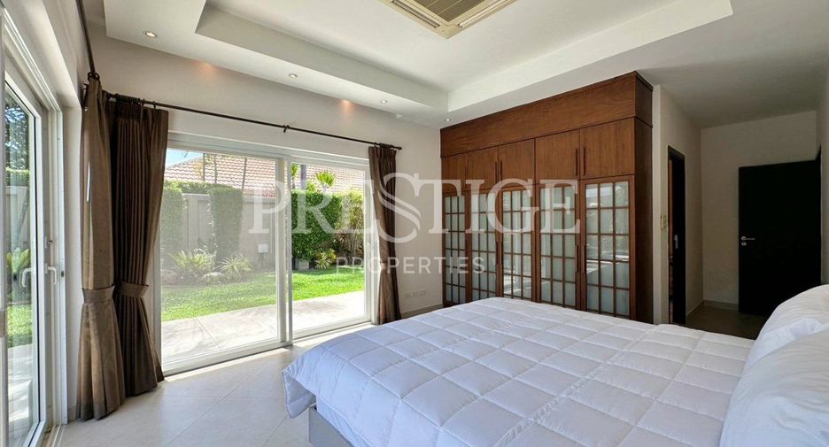 Casa en alquiler de 3 habitaciones en Bang Lamung, Chonburi