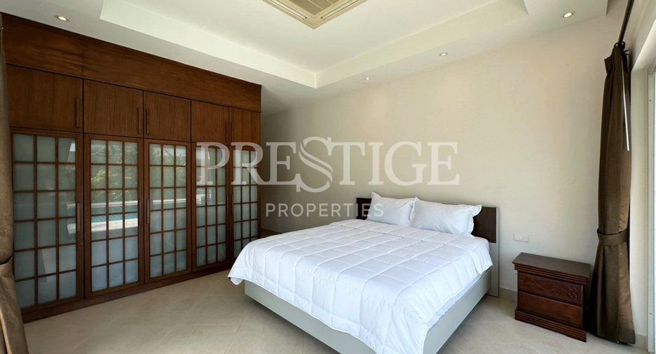 Casa en alquiler de 3 habitaciones en Bang Lamung, Chonburi