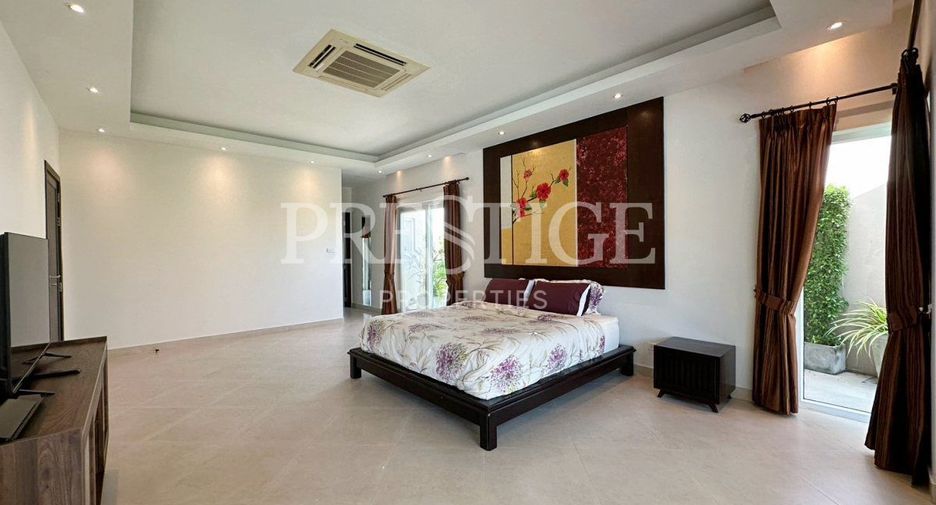 Casa en alquiler de 3 habitaciones en Bang Lamung, Chonburi
