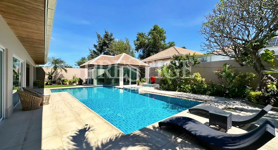 Casa en alquiler de 3 habitaciones en Bang Lamung, Chonburi