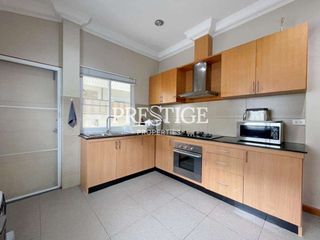 Casa en alquiler de 3 habitaciones en Bang Lamung, Chonburi