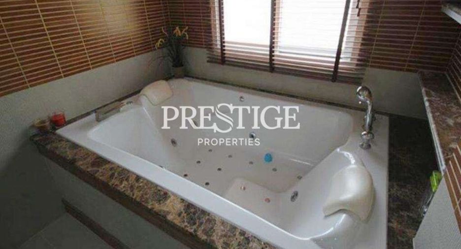 For rent 4 ベッドルーム house in Bang Lamung, Chonburi