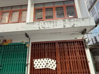 For sale 3 bedrooms townhouse in Bang Rak, Bangkok