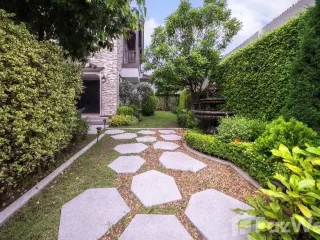 For sale and for rent 4 bedrooms house in Bang Khen, Bangkok