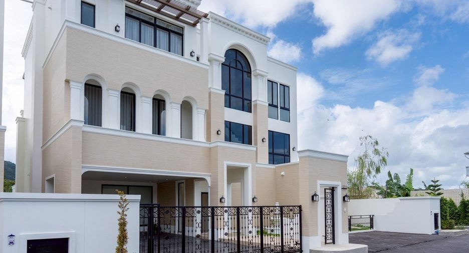 For rent 5 bedrooms villa in Mueang Phuket, Phuket