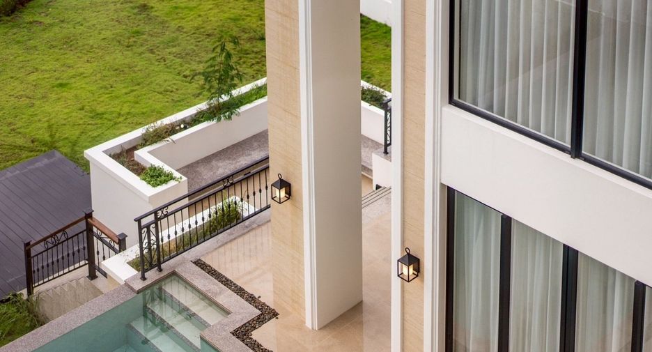 For rent 5 bedrooms villa in Mueang Phuket, Phuket