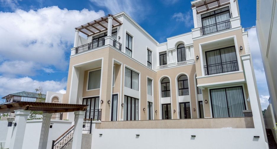 For rent 5 bedrooms villa in Mueang Phuket, Phuket