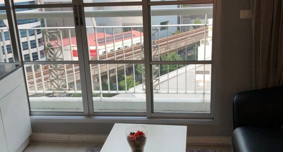 For rent 2 bedrooms condo in Khlong Toei, Bangkok