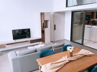 Продажа и аренда 3 спальни кондо в Ратчатхещи, Бангкок