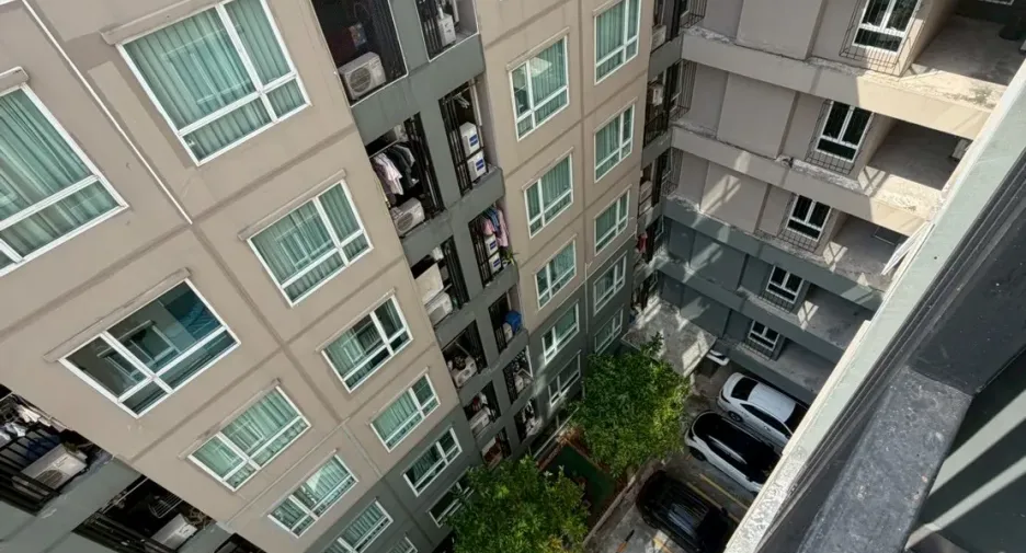 For rent studio condo in Phra Khanong, Bangkok