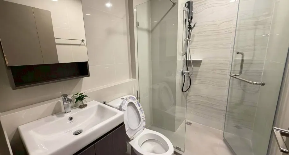 For rent 1 bed condo in Phra Khanong, Bangkok
