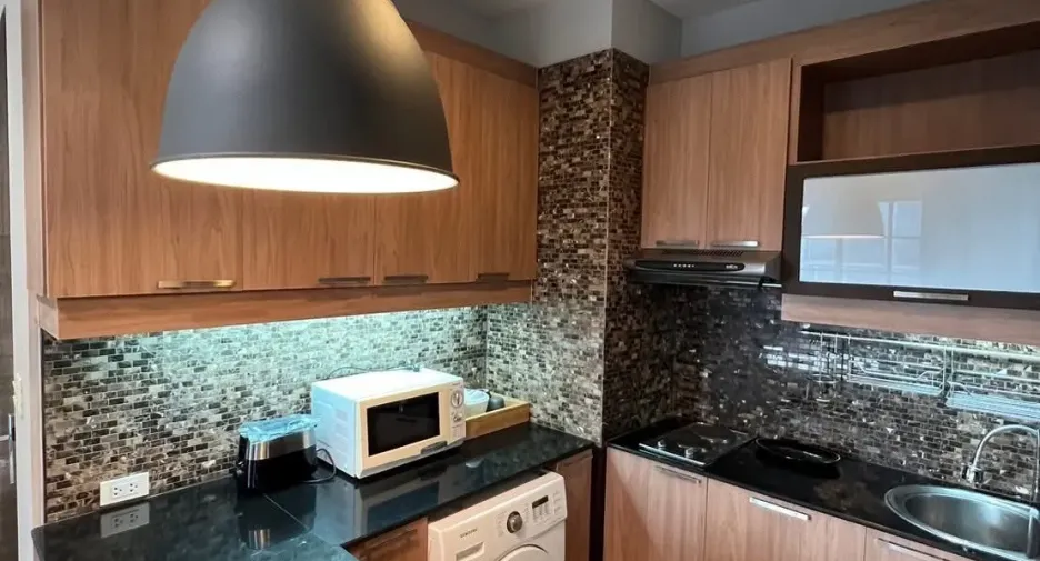 For rent 2 bedrooms condo in Khlong Toei, Bangkok