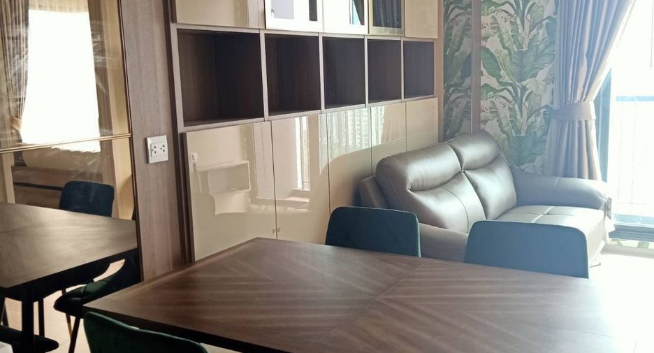 For rent 2 bedrooms condo in Pathum Wan, Bangkok
