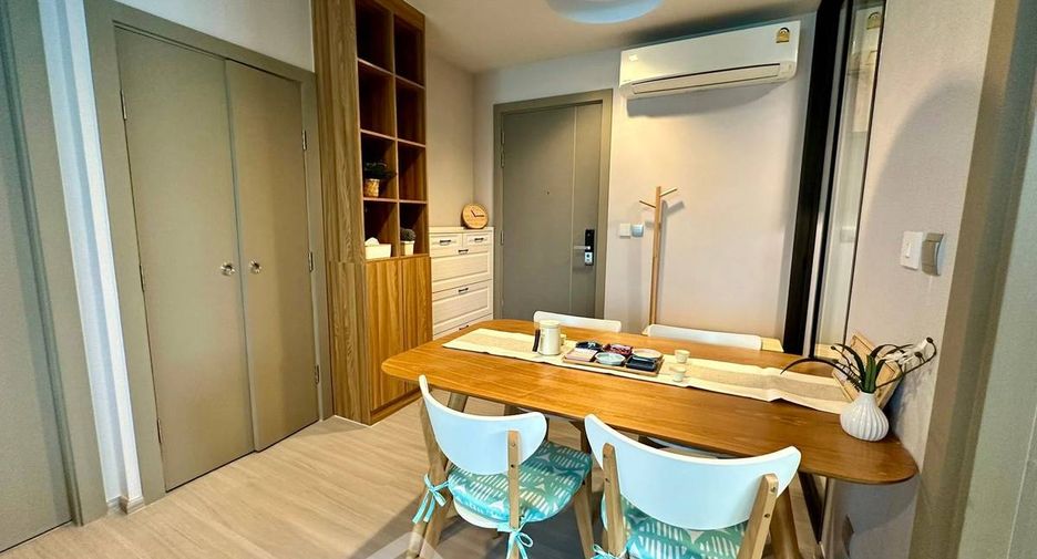For rent 2 bedrooms condo in Huai Khwang, Bangkok