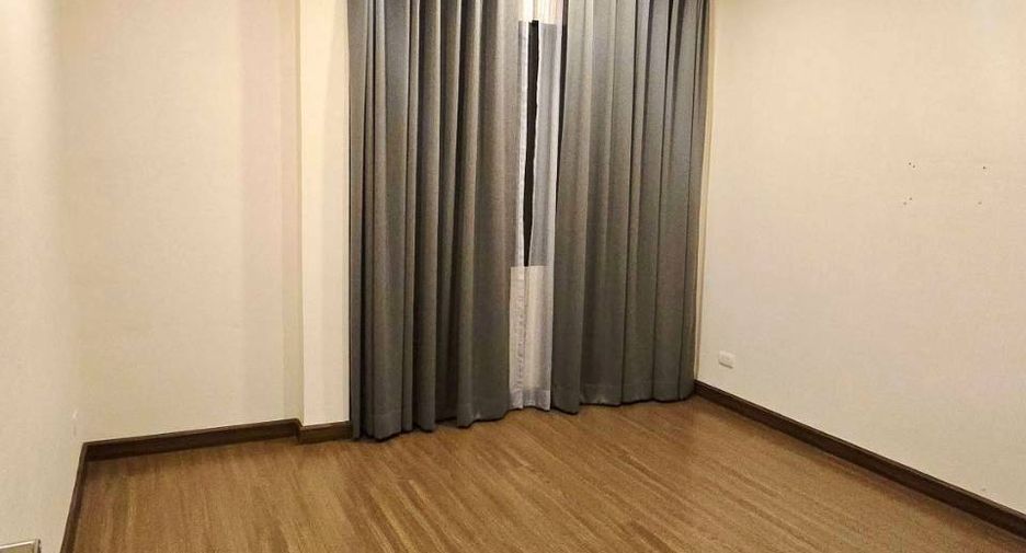 Haus zur Miete mit 4 Zimmer in Prawet, Bangkok